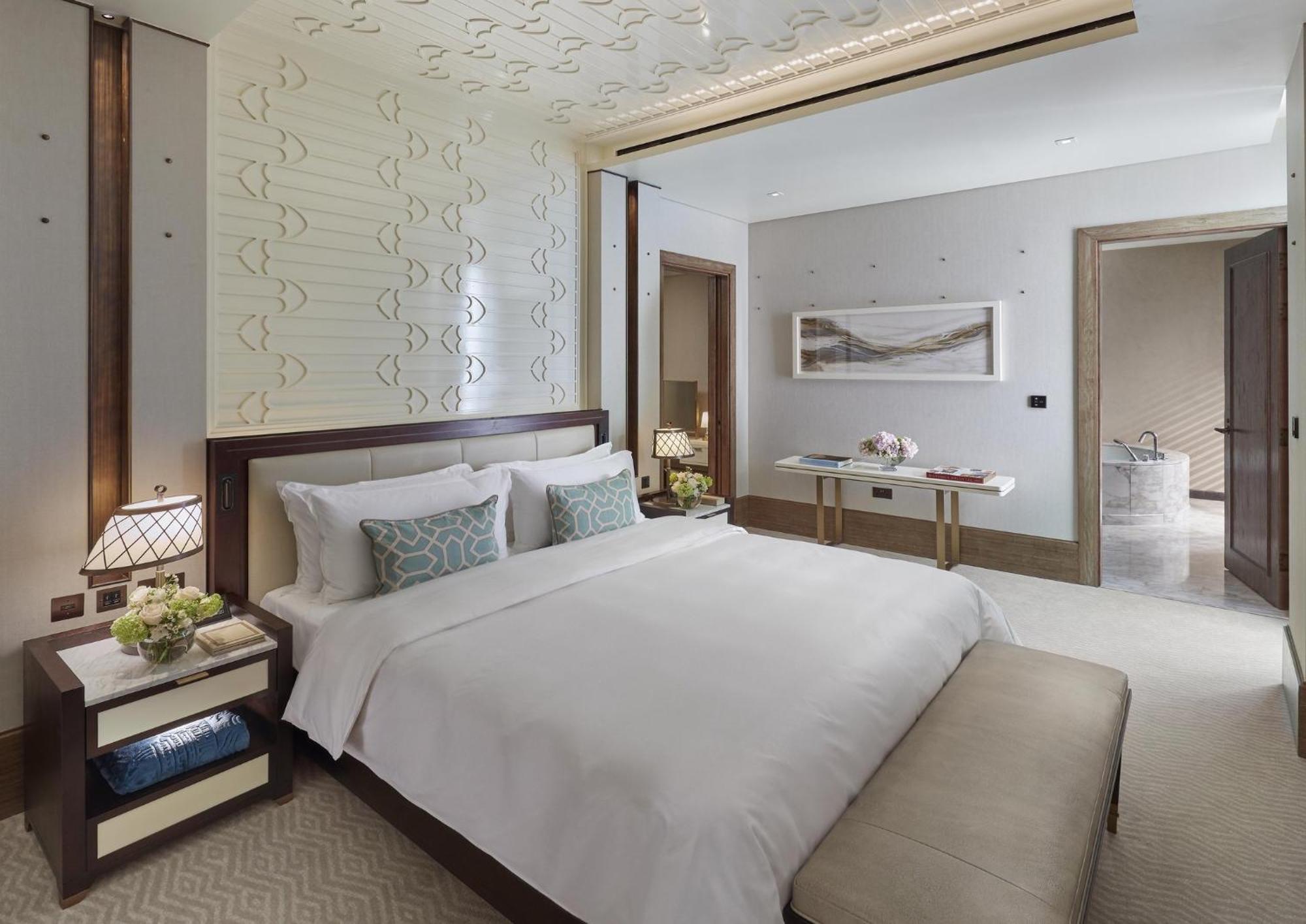 Mandarin Oriental, Doha Hotel Exterior photo A bedroom at the hotel