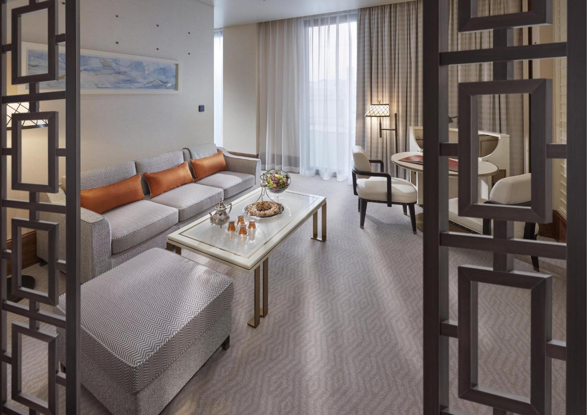 Mandarin Oriental, Doha Hotel Exterior photo A suite at the hotel