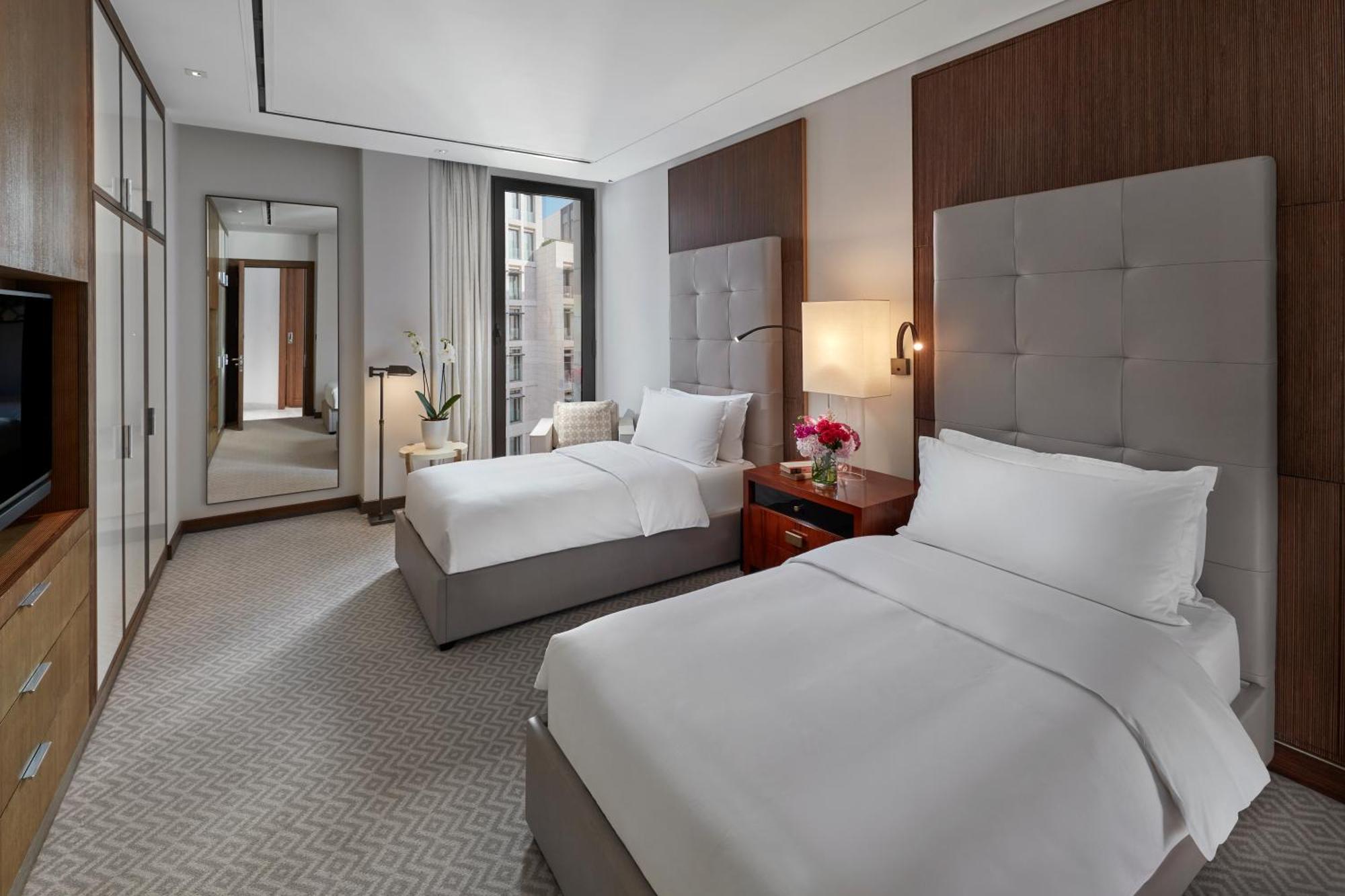 Mandarin Oriental, Doha Hotel Exterior photo A guest room at the hotel